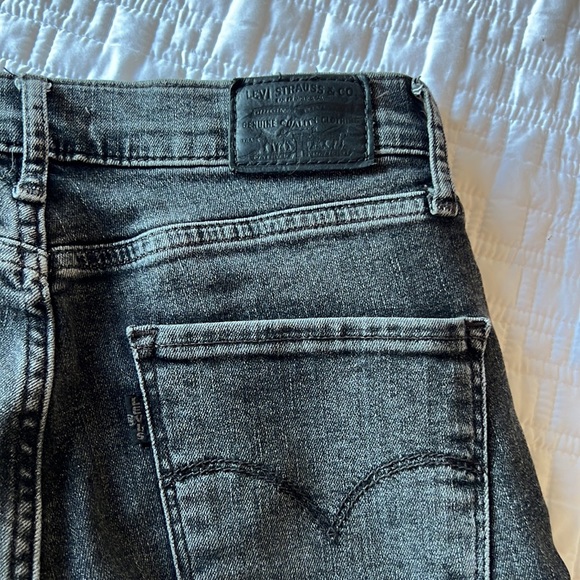 • Black Levi’s • - Picture 8 of 8